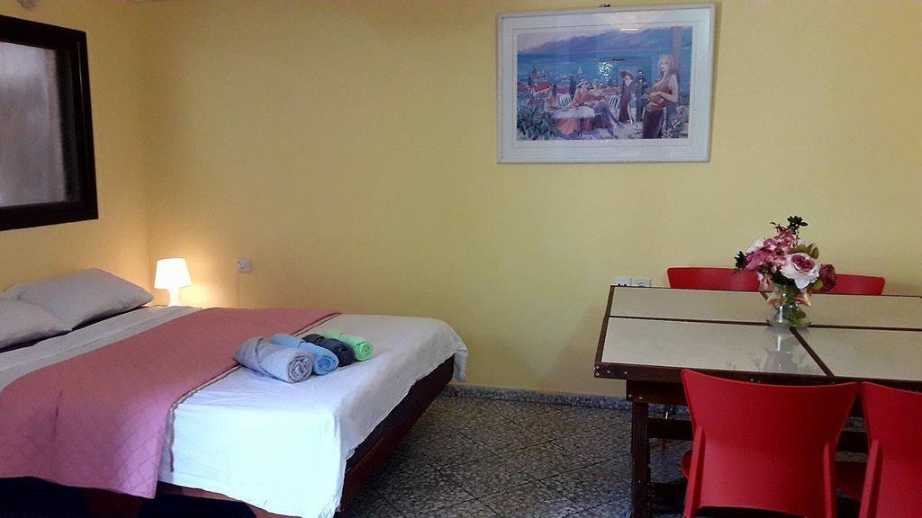 Lesanel - Guest House Arad Esterno foto